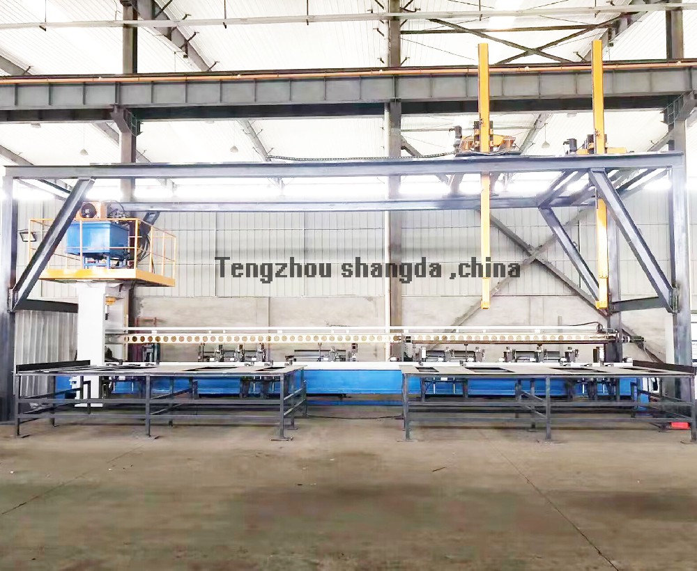 Automatic straightening machine with automatic loading